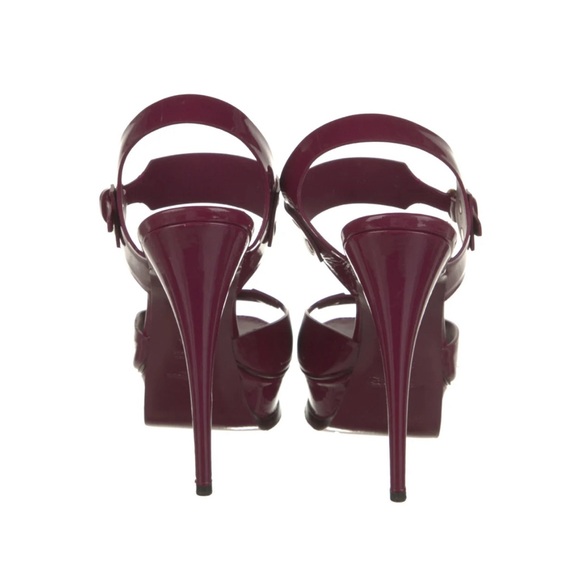 YVES SAINT LAURENT
Patent Leather Sandals - Picture 3 of 6